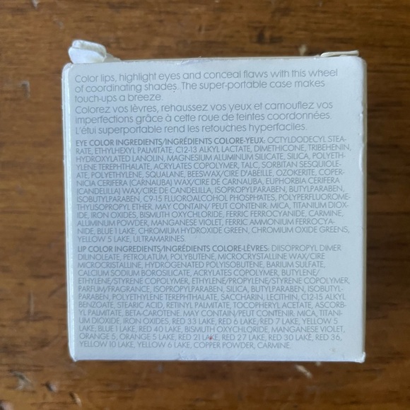 New In Box AVON Flawless Make-Up Trio - Eye  Lip Concealer Pedaling Pink - Picture 2 of 3